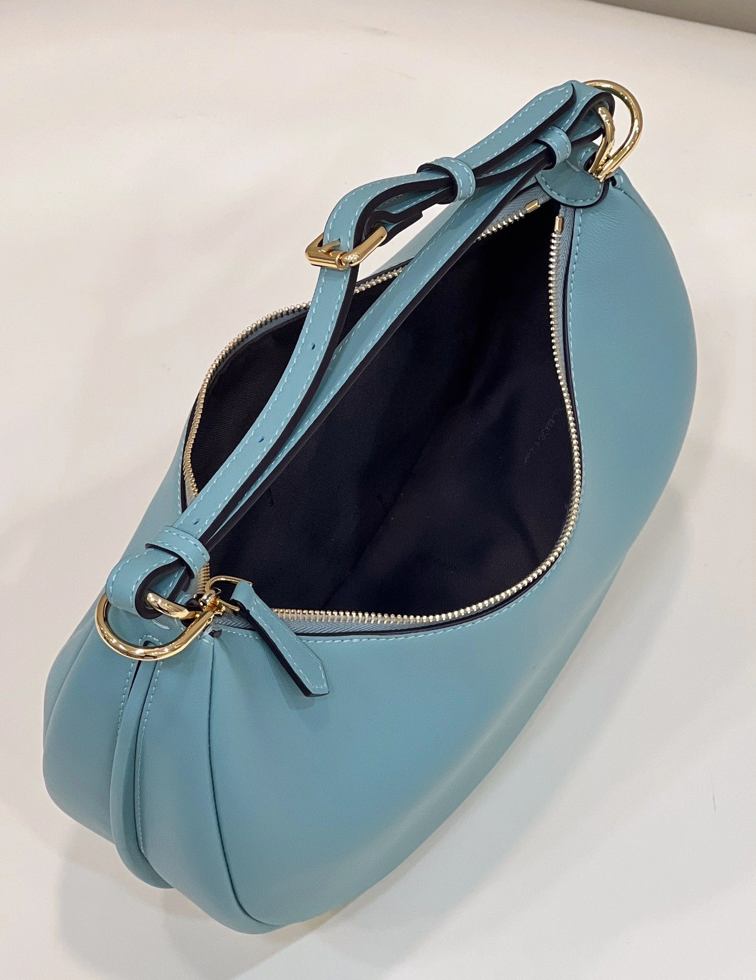Sustainable Fendi Hobo Bags 76821