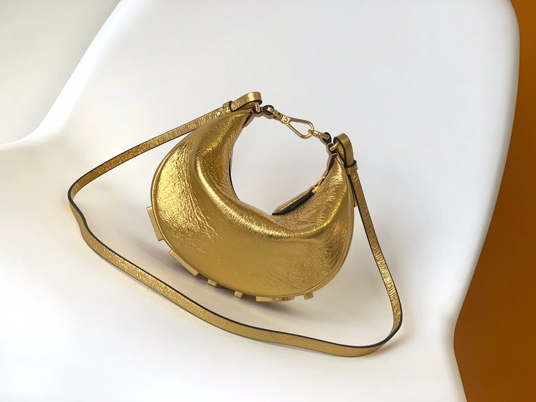 Fendi Hobo Bags EyeCatching 76817