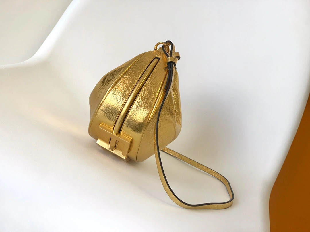 Fendi Hobo Bags EyeCatching 76817