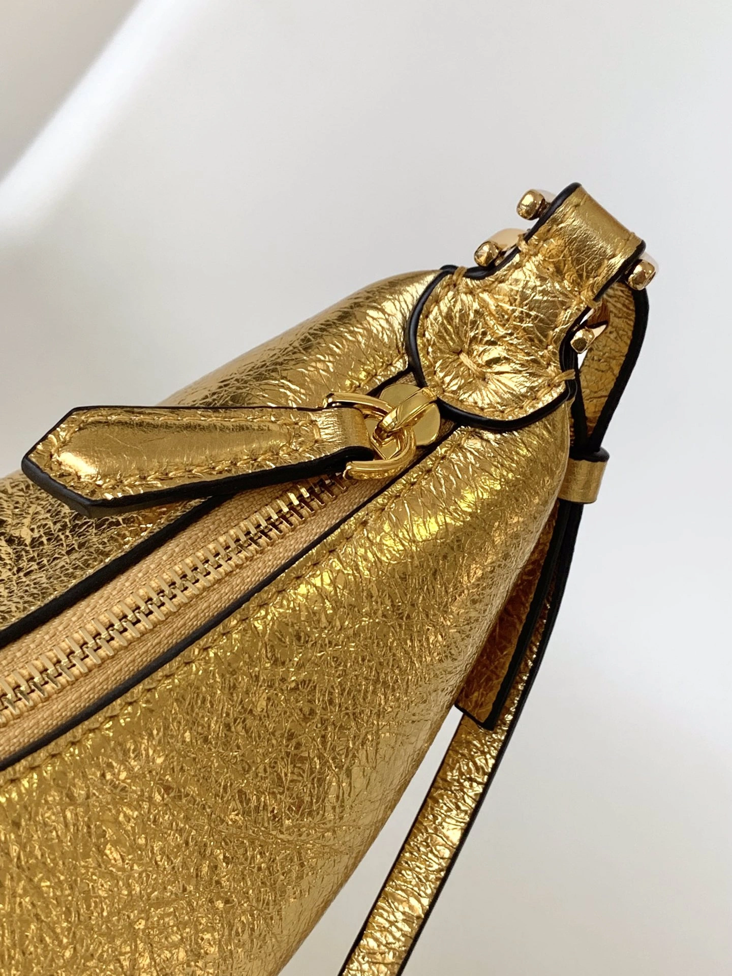 Fendi Hobo Bags EyeCatching 76817