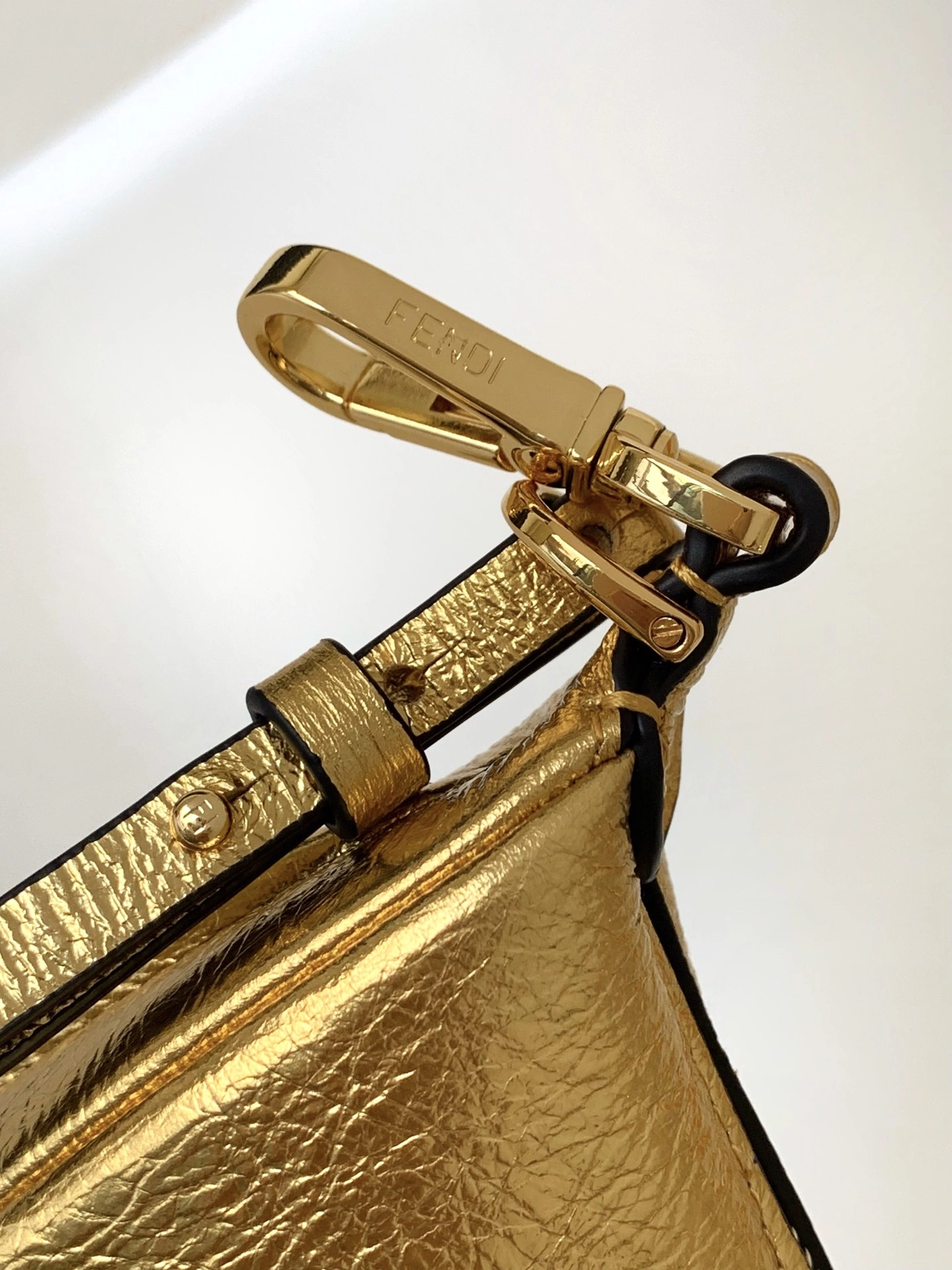 Fendi Hobo Bags EyeCatching 76817