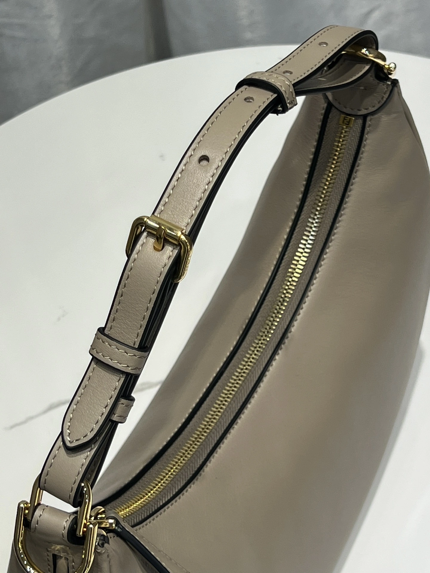 Stretchable Fendi Hobo Bags 76810