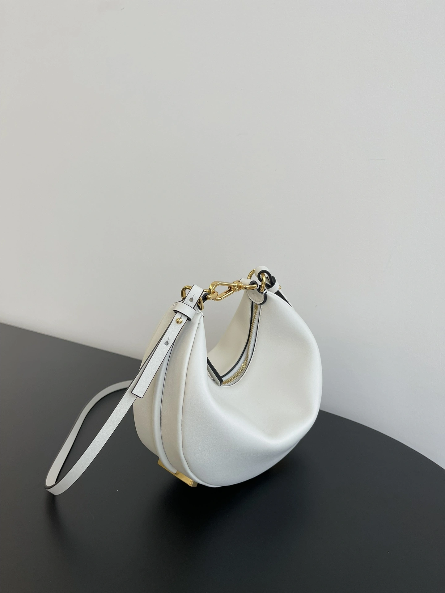 Breathable Fendi Hobo Bags 76807
