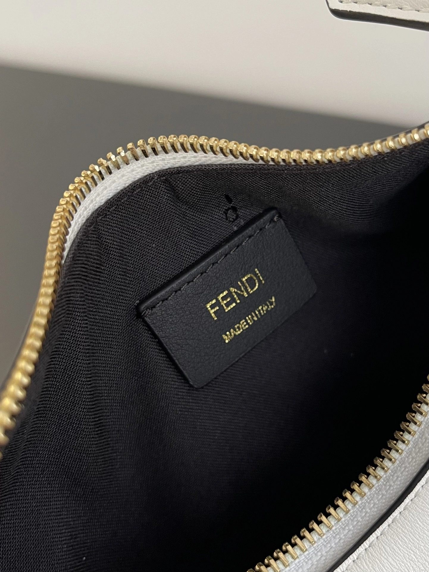 Breathable Fendi Hobo Bags 76807