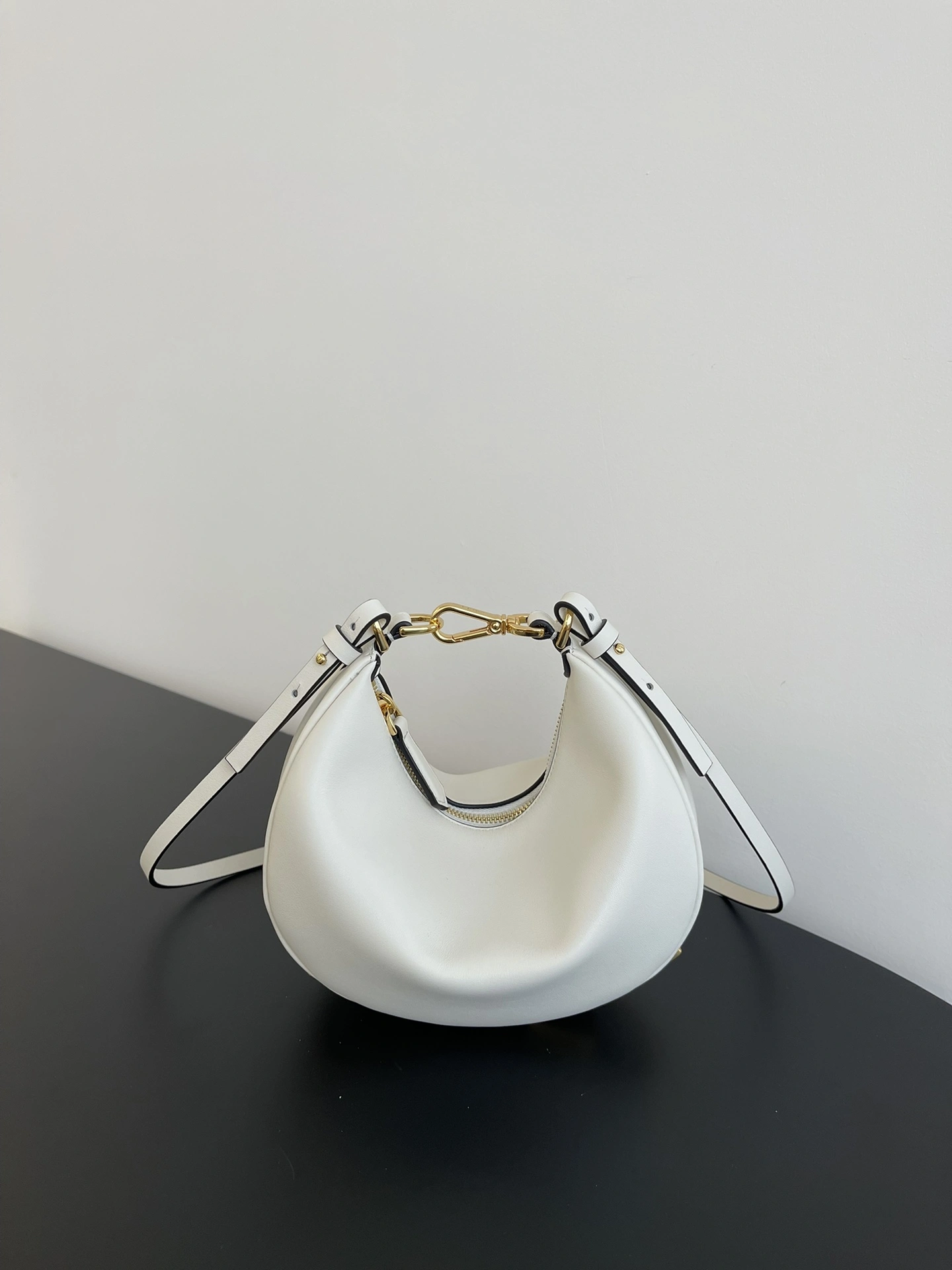 Breathable Fendi Hobo Bags 76807