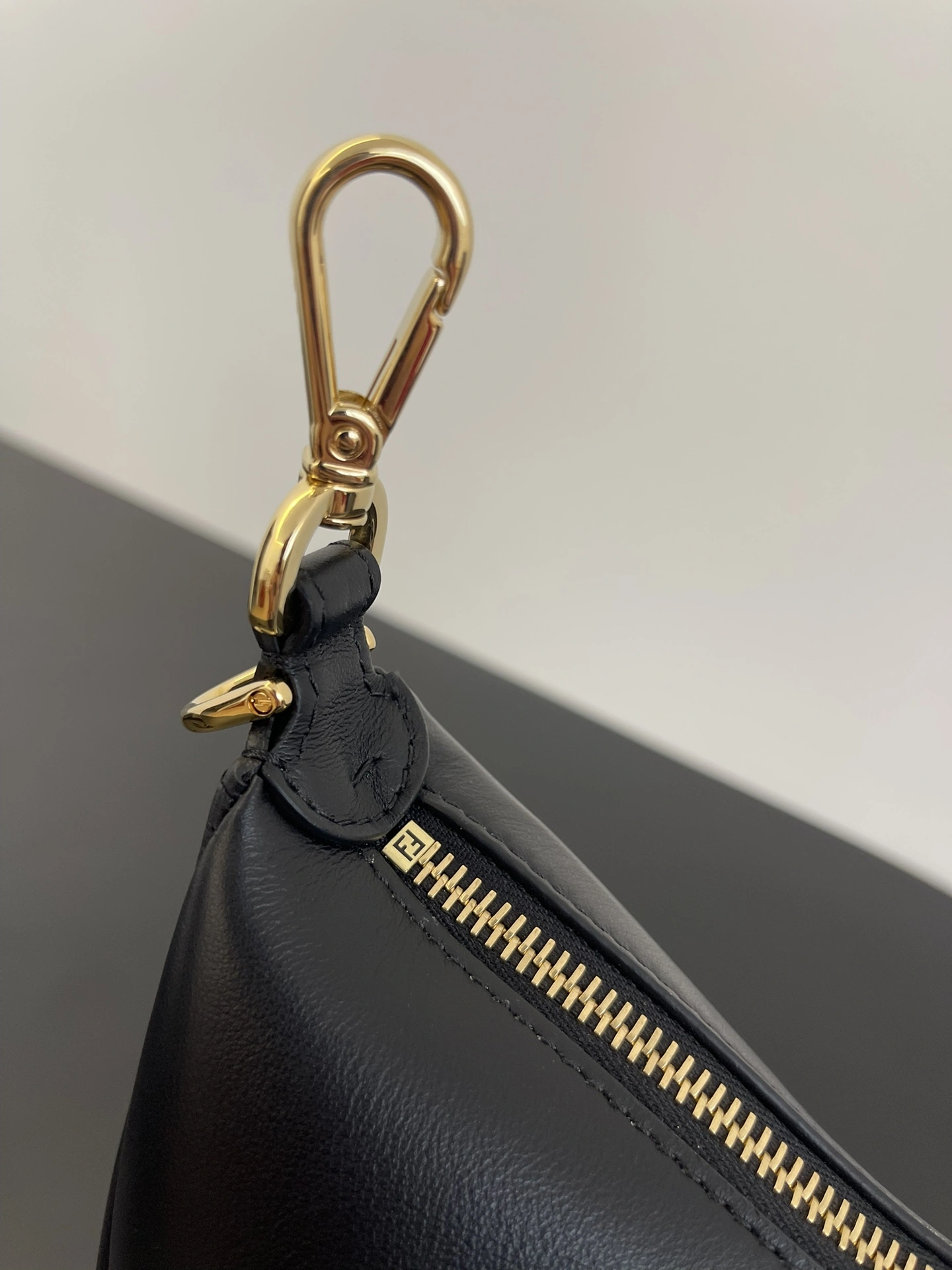 Fendi Hobo Bags Affordable 76799