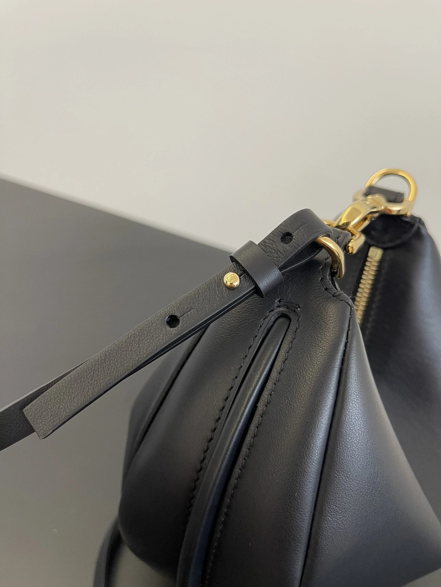 Fendi Hobo Bags Affordable 76799