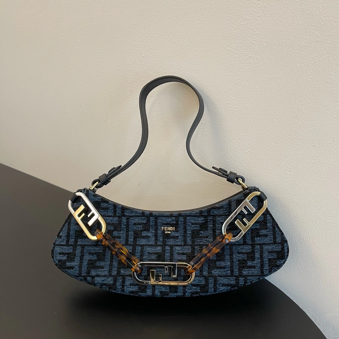 Fendi Hobo Bags Comfortable 69891