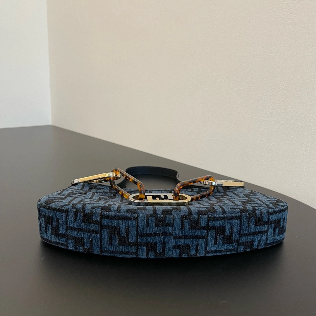 Fendi Hobo Bags Comfortable 69891