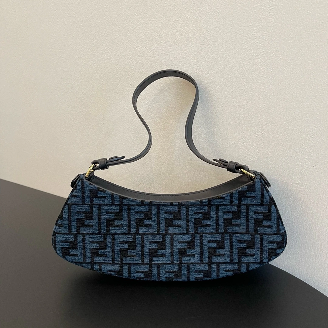 Fendi Hobo Bags Comfortable 69891