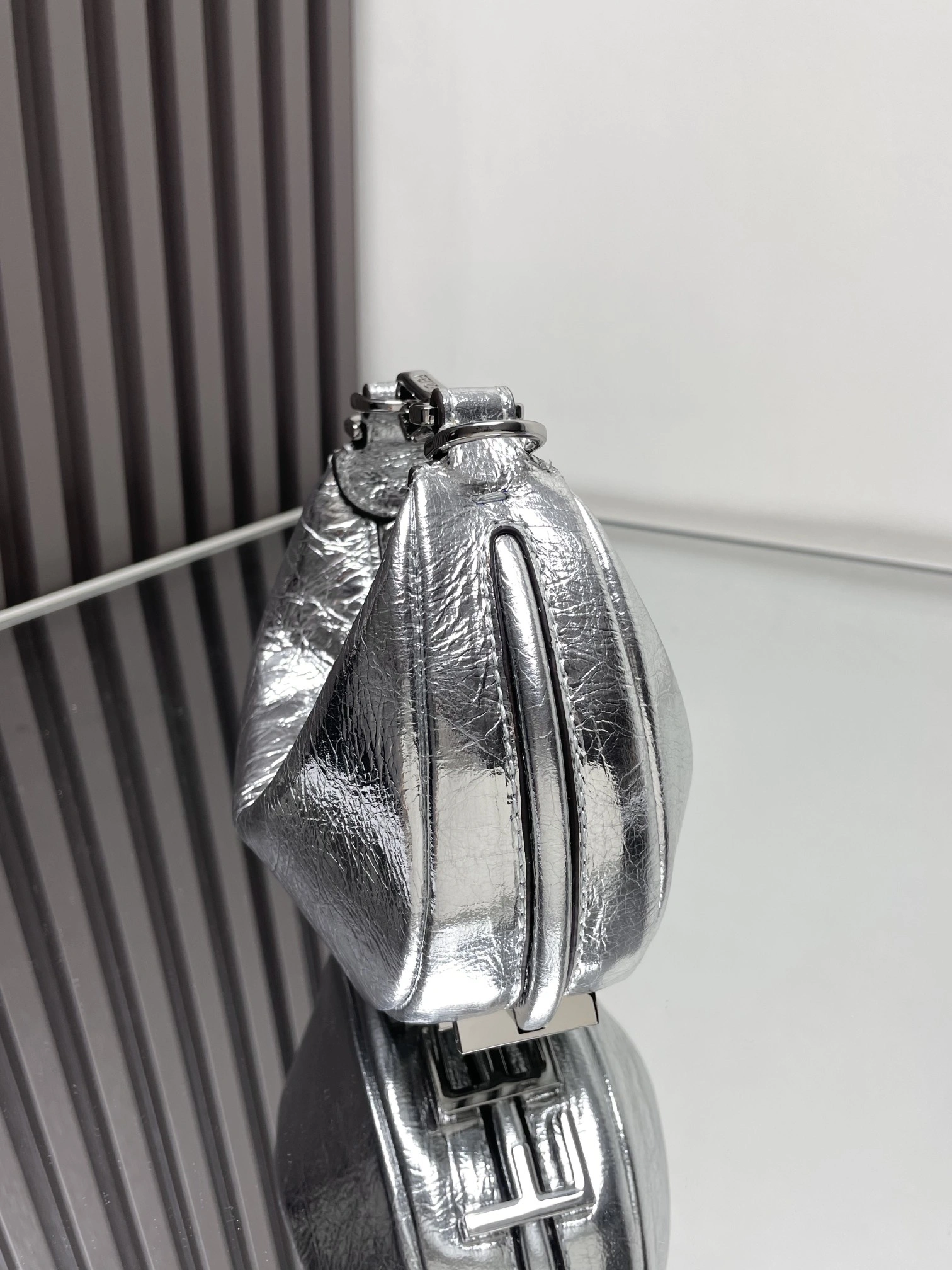 Refined Fendi Hobo Bags 69887