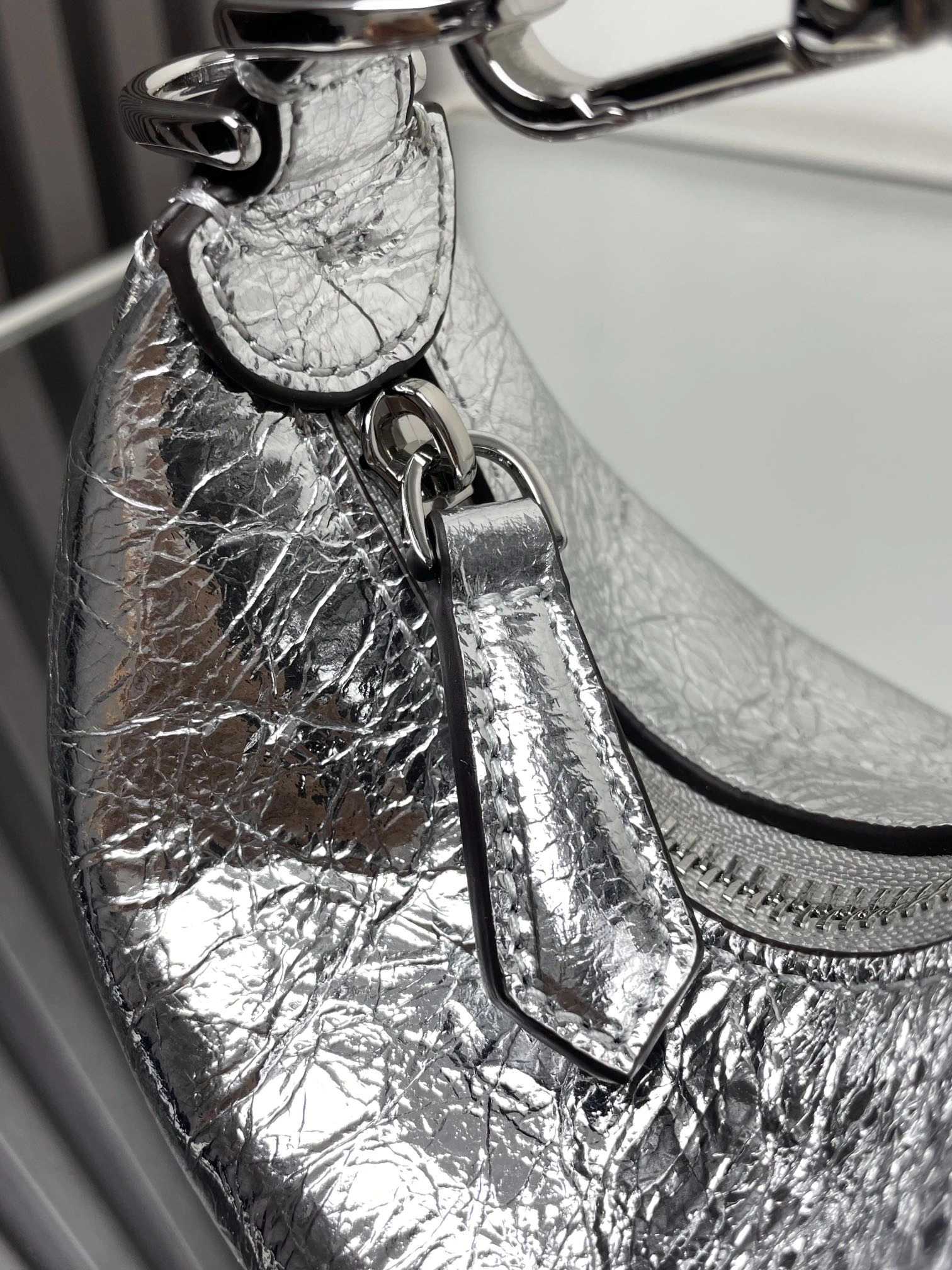 Refined Fendi Hobo Bags 69887