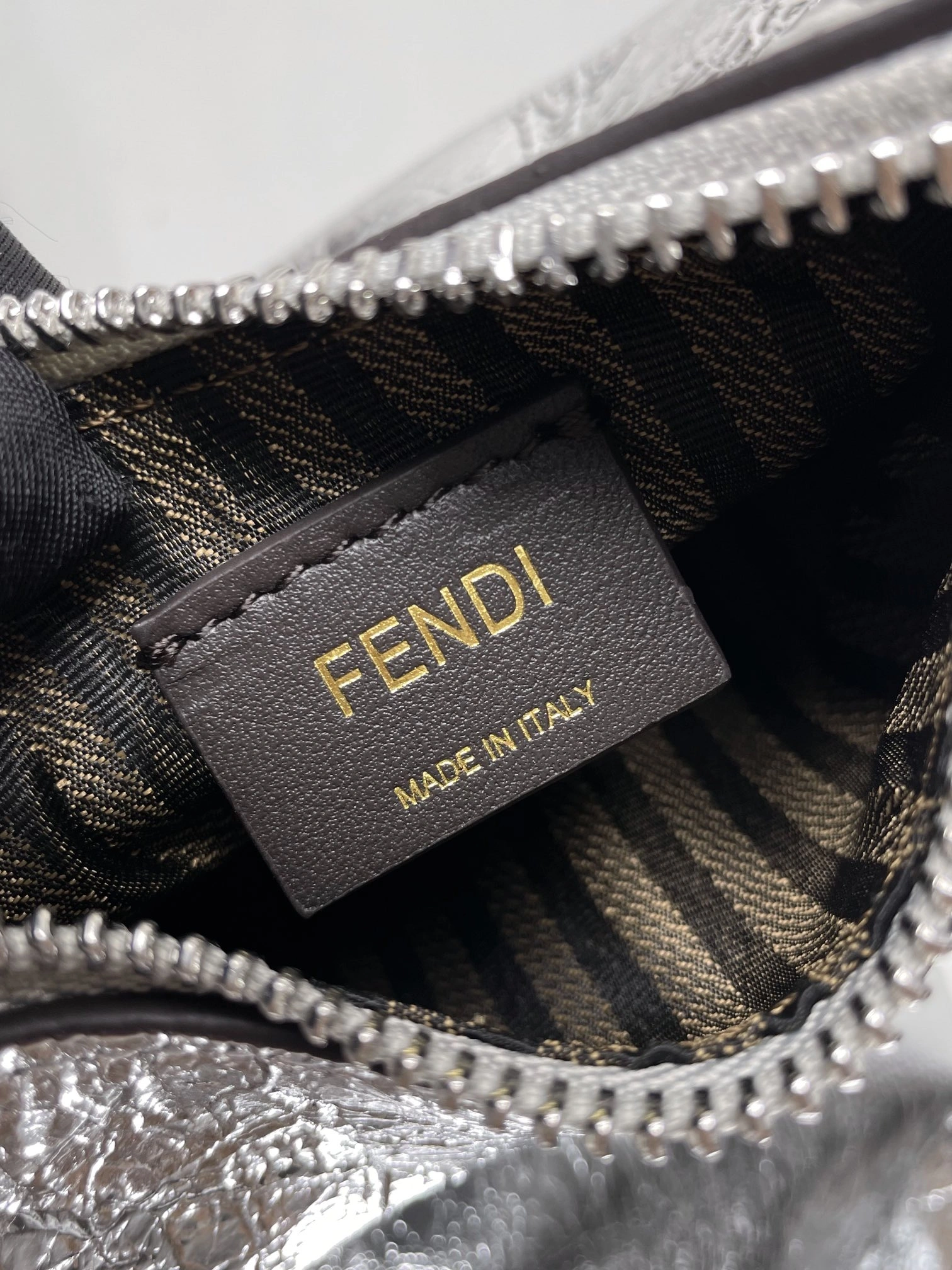 Refined Fendi Hobo Bags 69887