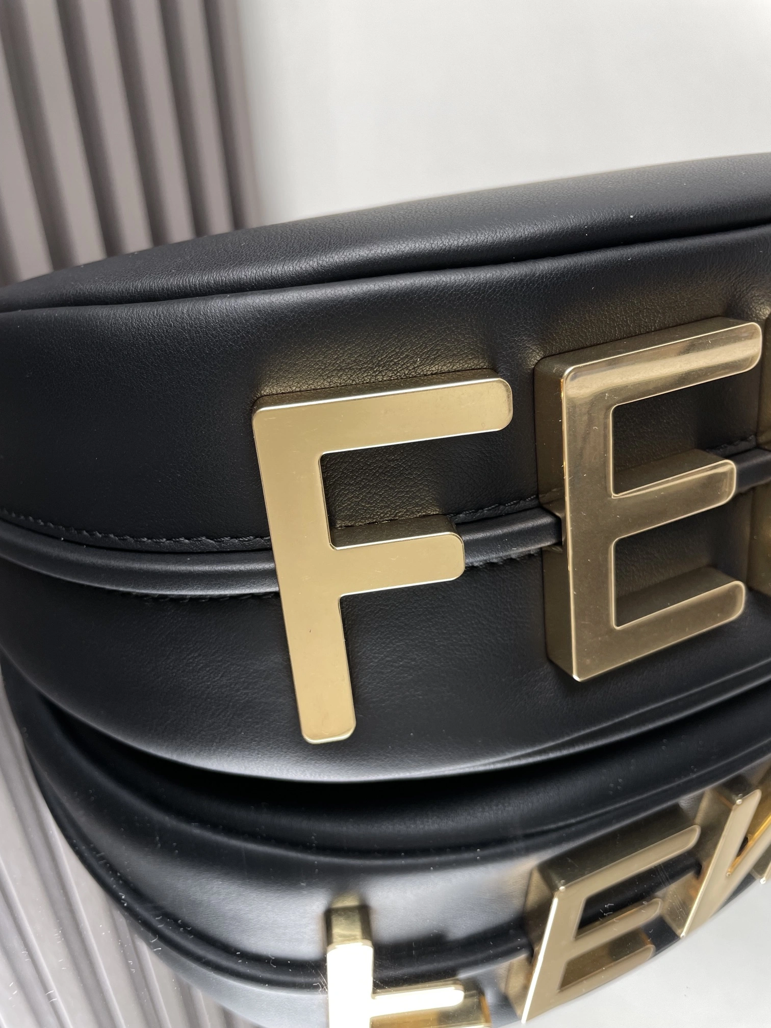 Fendi Hobo Bags Unisex 69885