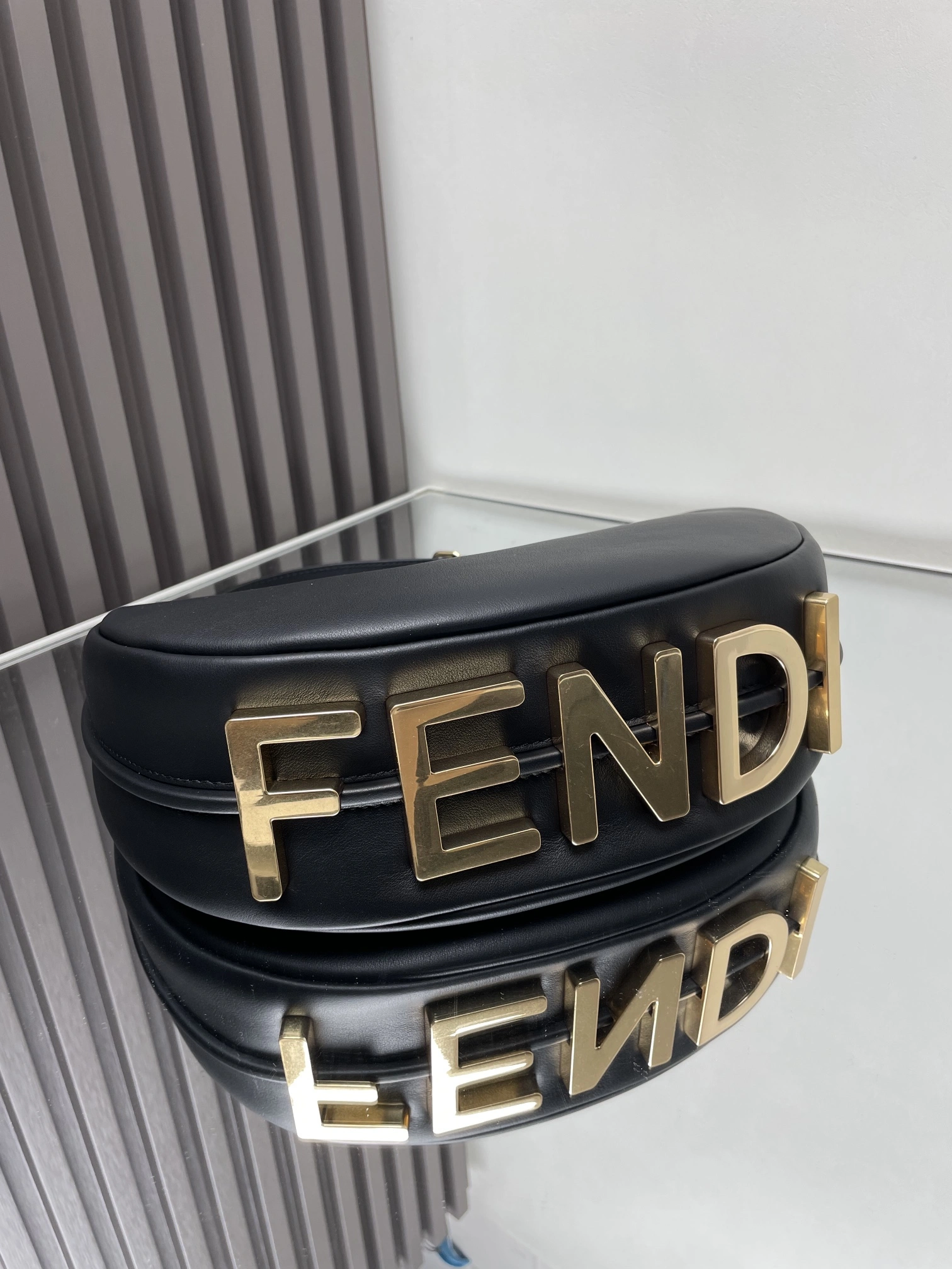 Fendi Hobo Bags Unisex 69885