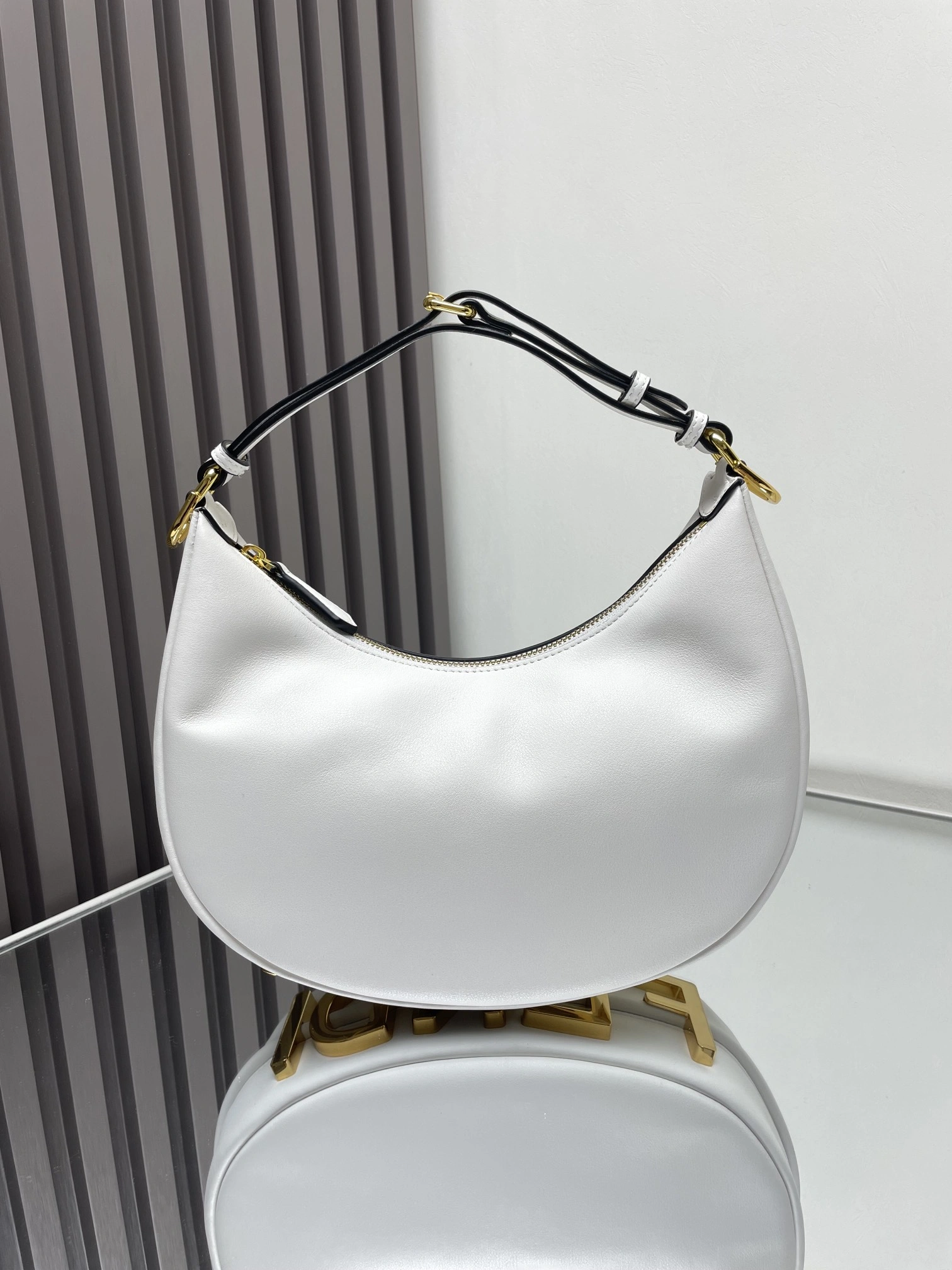 SmoothTexture Fendi Hobo Bags 69883