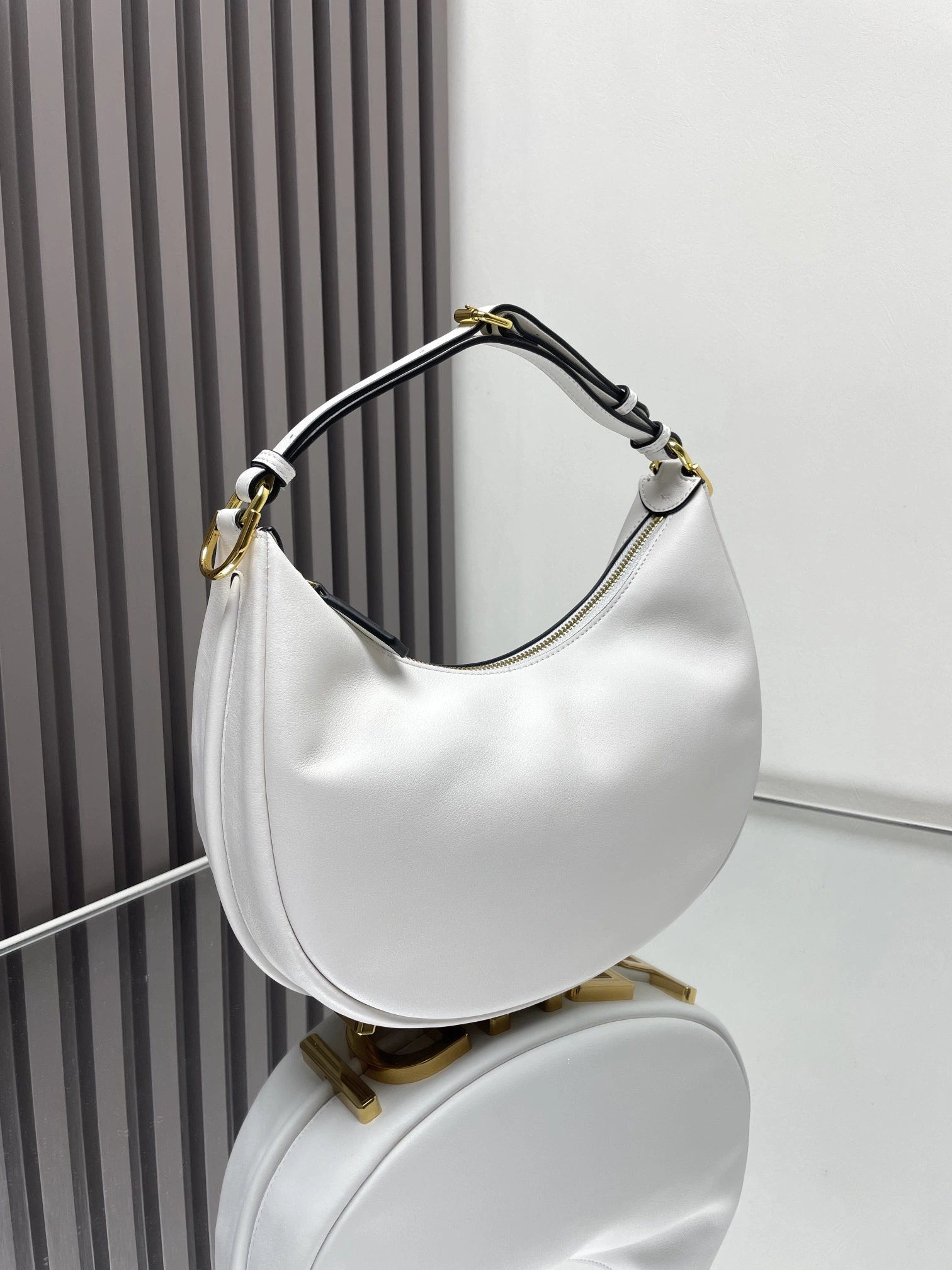 SmoothTexture Fendi Hobo Bags 69883