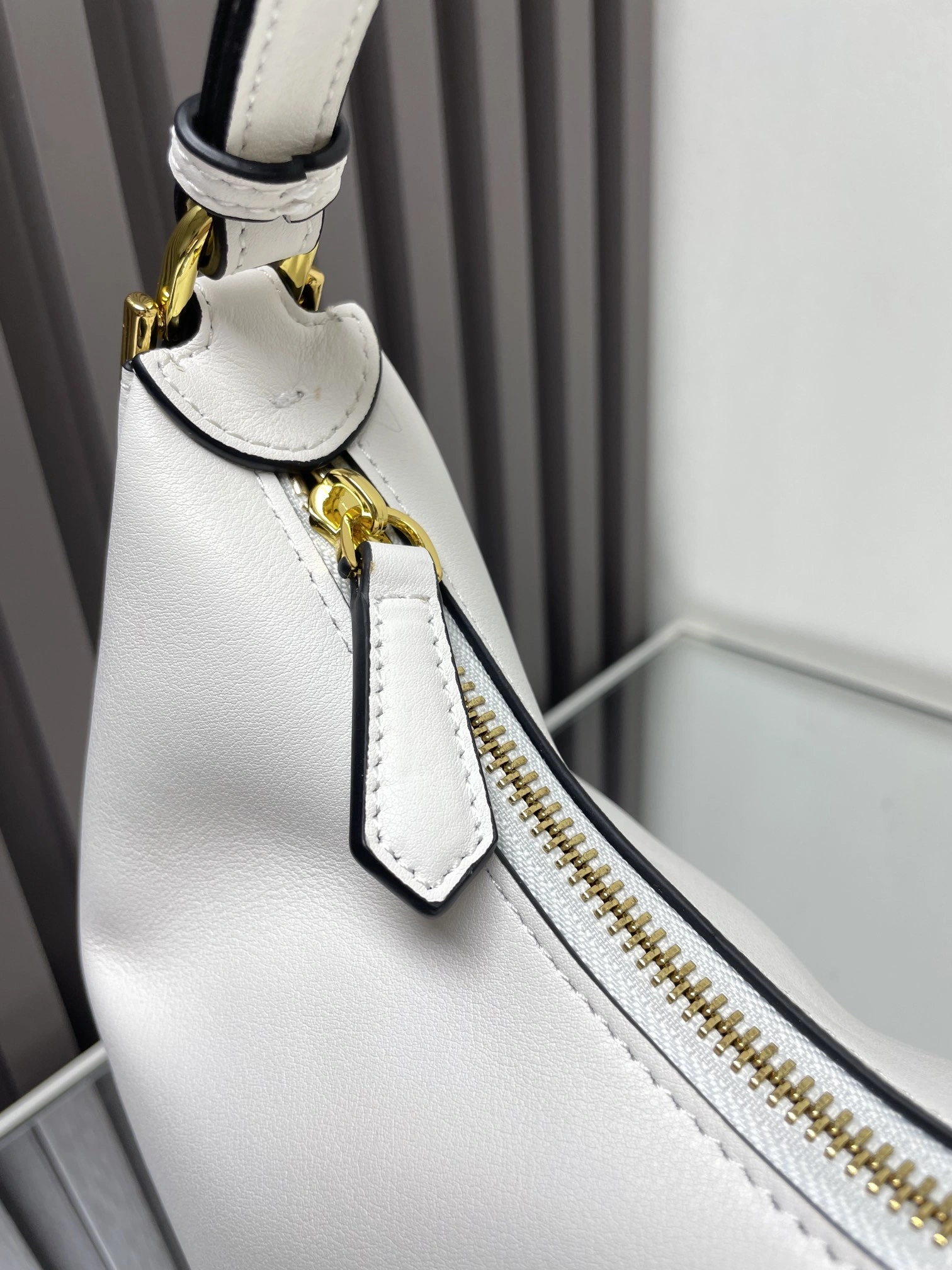 SmoothTexture Fendi Hobo Bags 69883