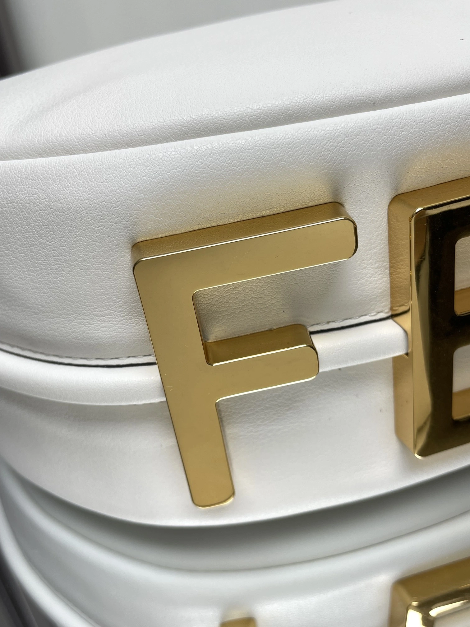 SmoothTexture Fendi Hobo Bags 69883