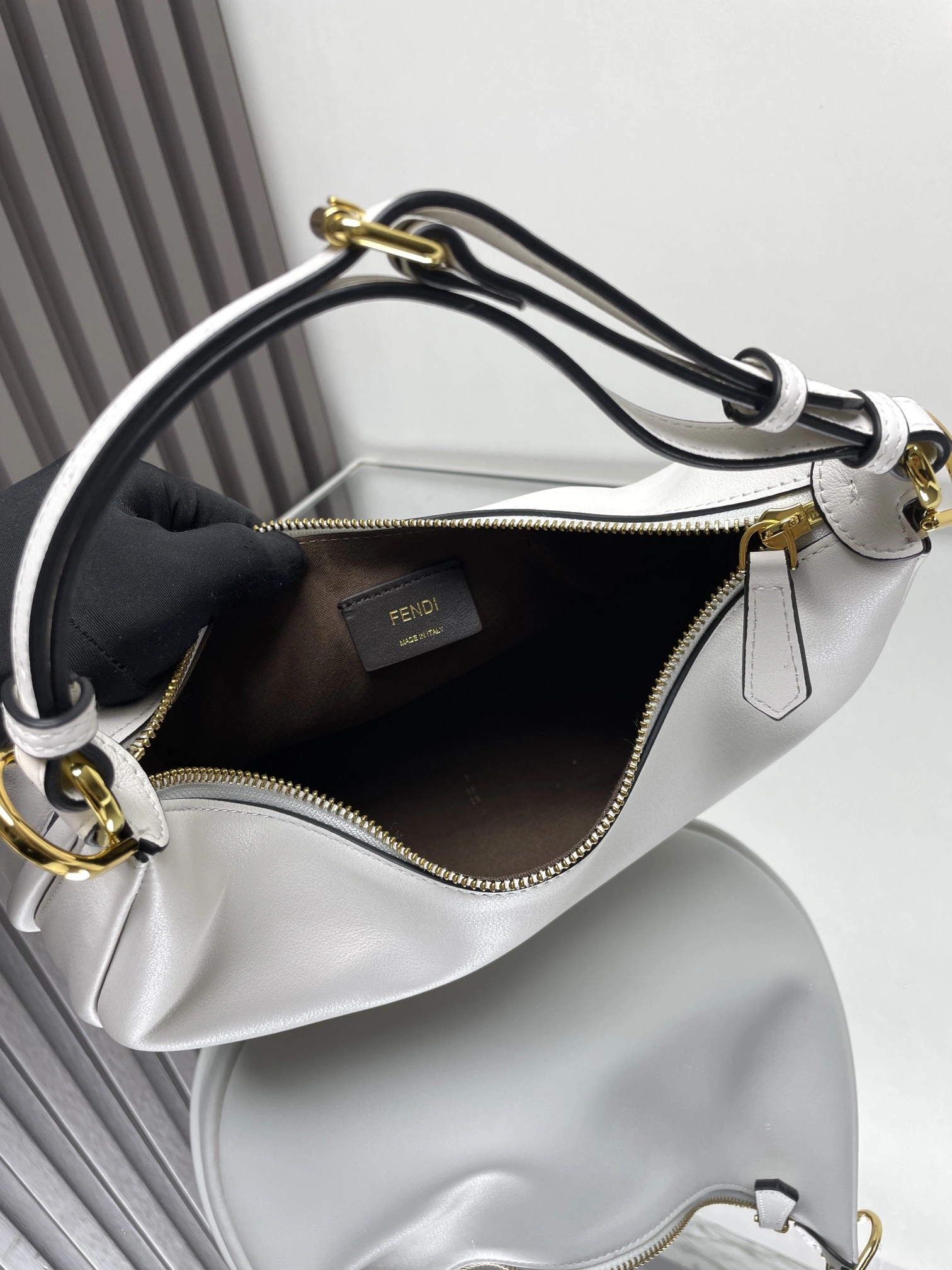 SmoothTexture Fendi Hobo Bags 69883