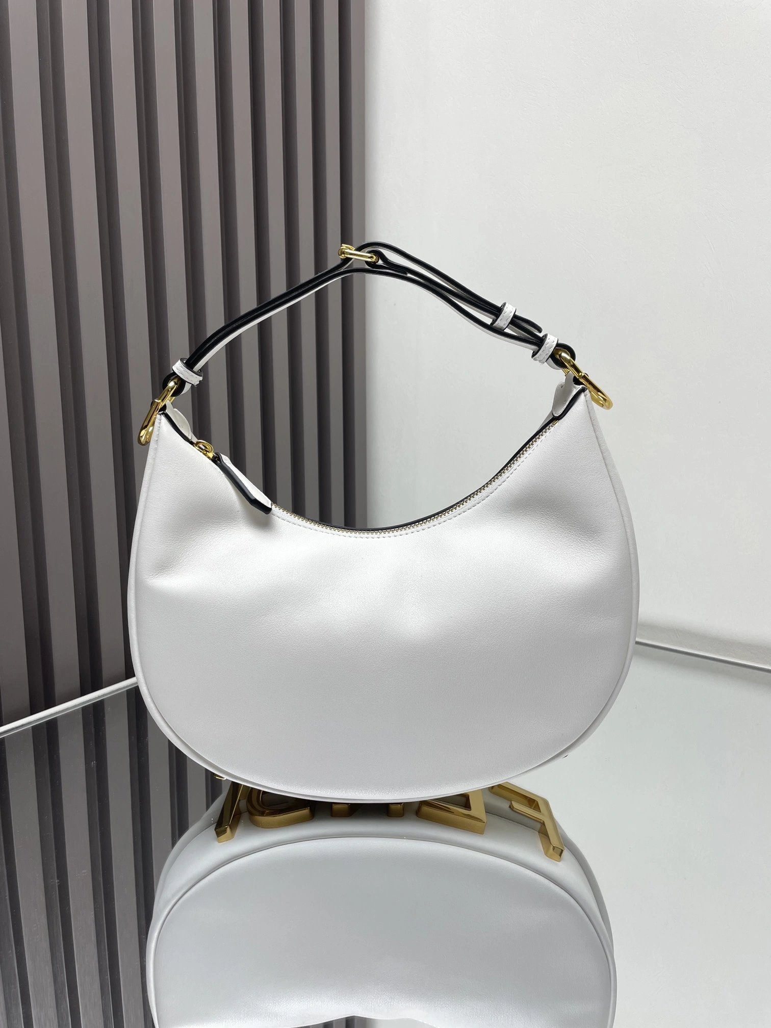 SmoothTexture Fendi Hobo Bags 69883