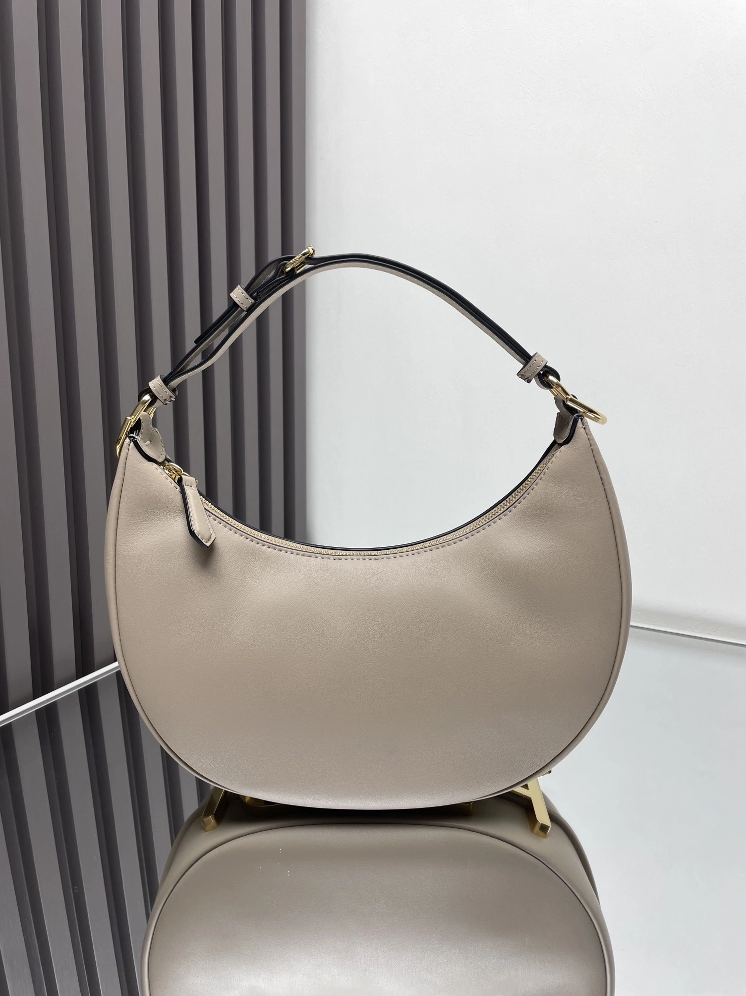 RelaxedFit Fendi Hobo Bags 69910