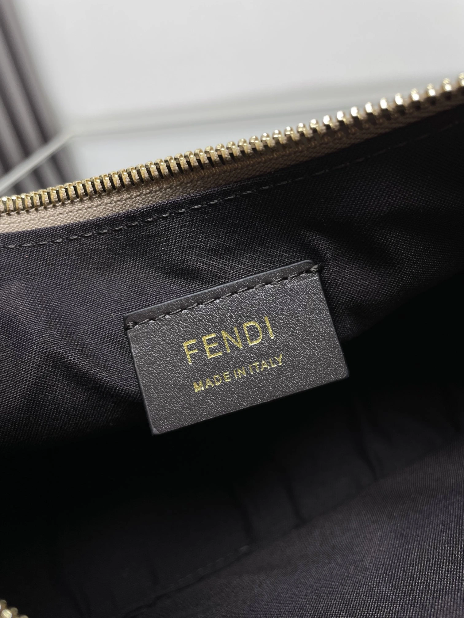 RelaxedFit Fendi Hobo Bags 69910