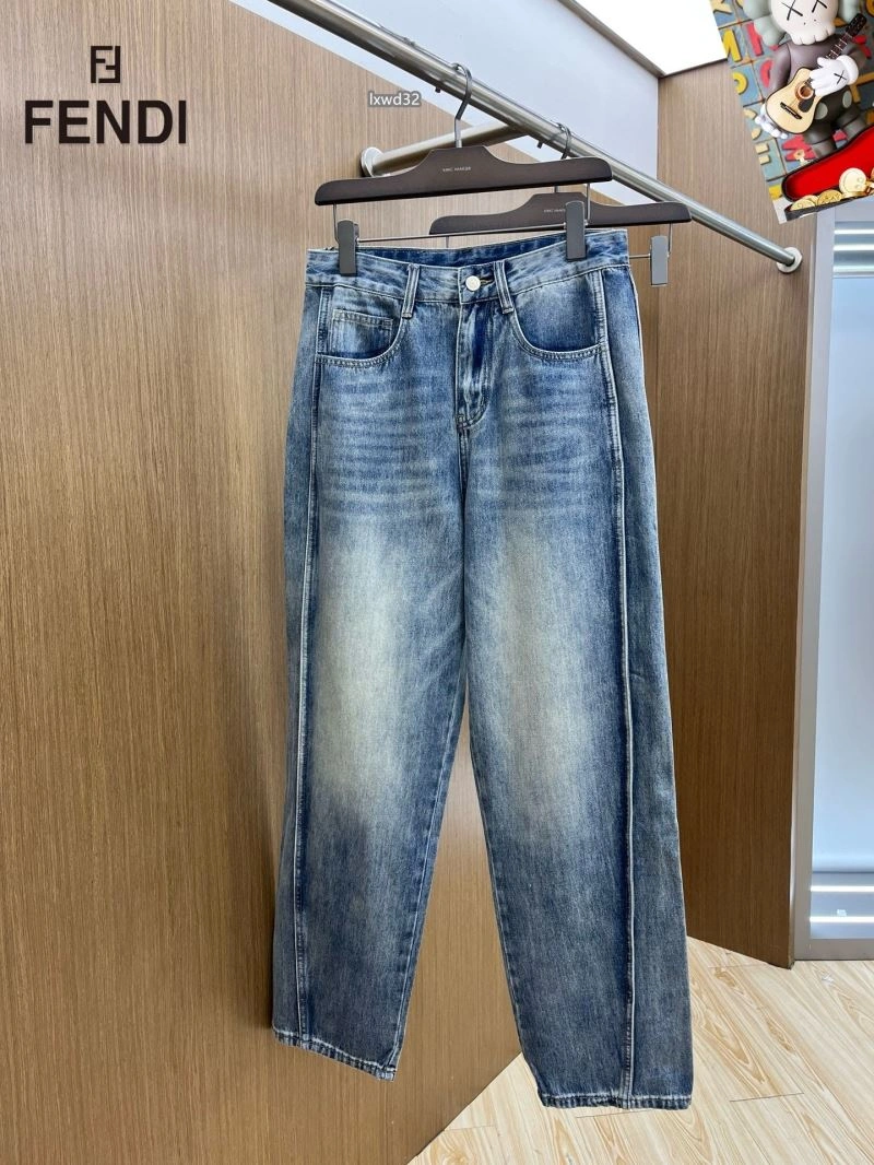 Sporty Fendi Jeans 120856