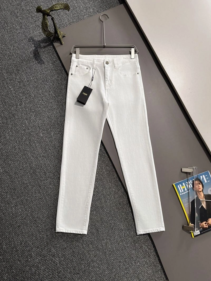 WellDesigned Fendi Jeans 123122