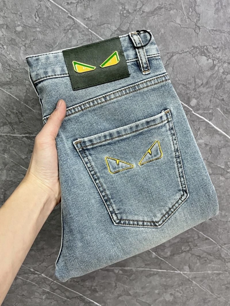 Trendsetting Fendi Jeans 122985