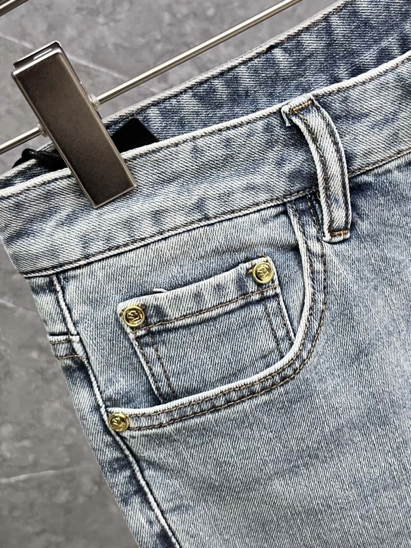 Trendsetting Fendi Jeans 122985