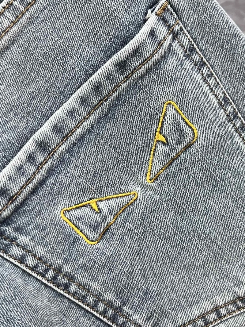 Trendsetting Fendi Jeans 122985