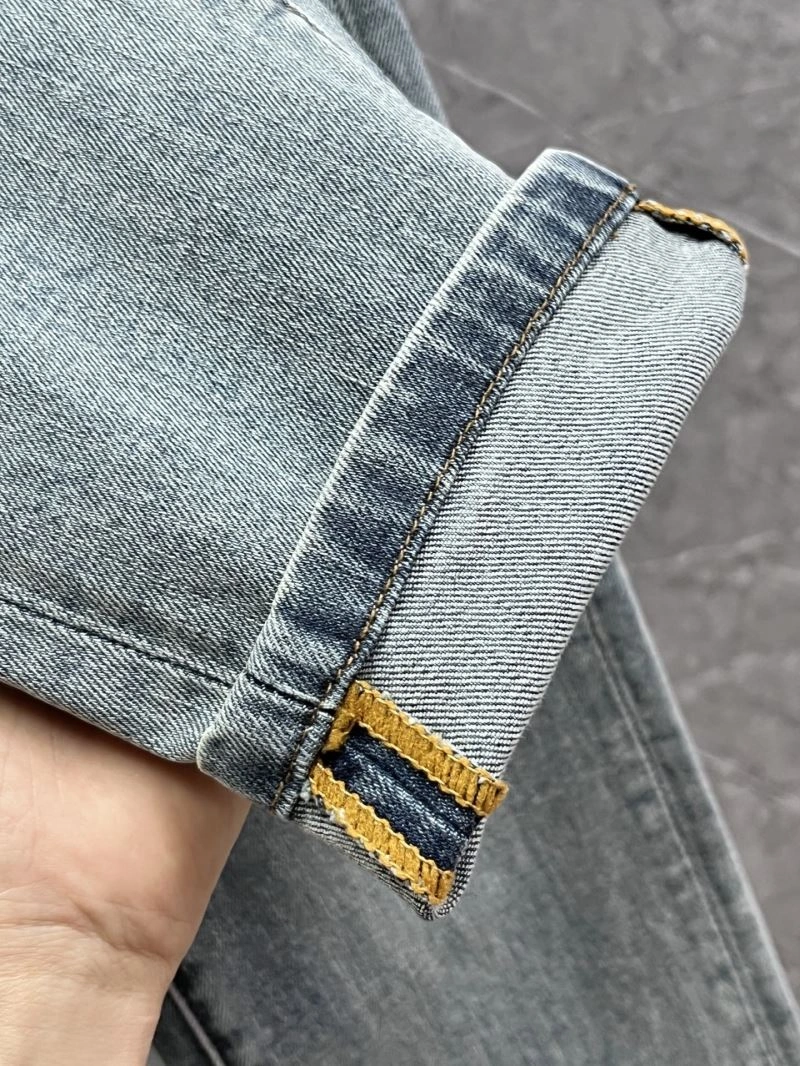 Trendsetting Fendi Jeans 122985