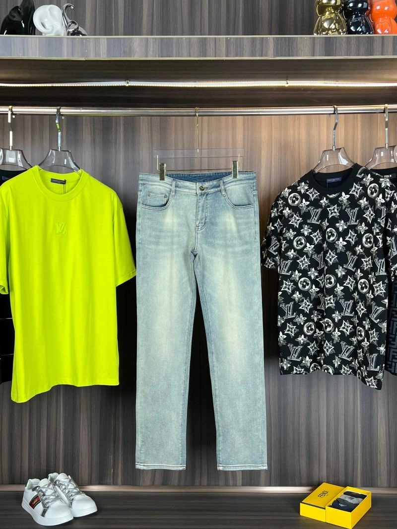 Sleek Fendi Jeans 122987