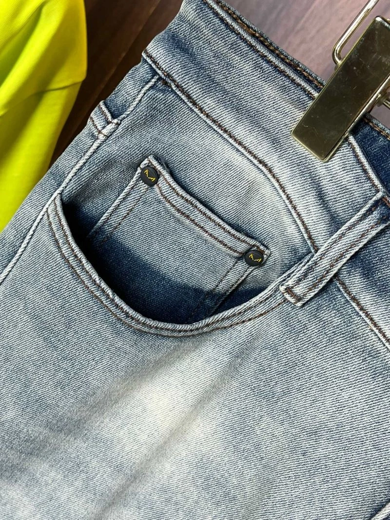 Sleek Fendi Jeans 122987