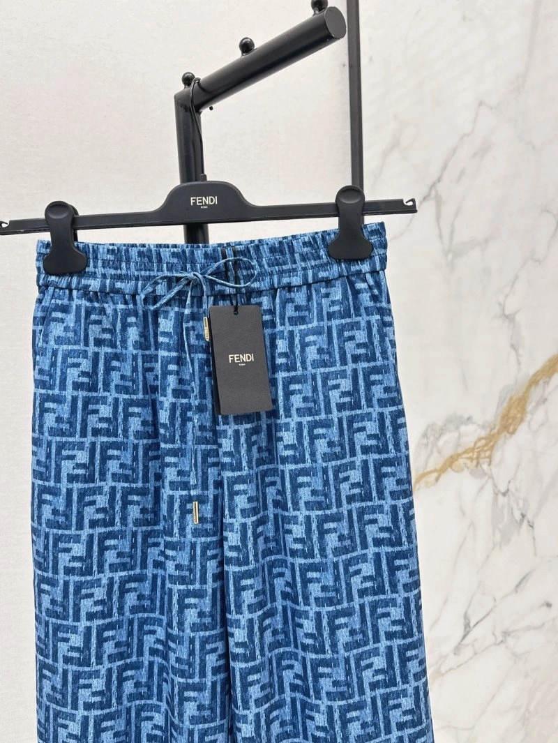 Trendsetting Fendi Jeans 120487