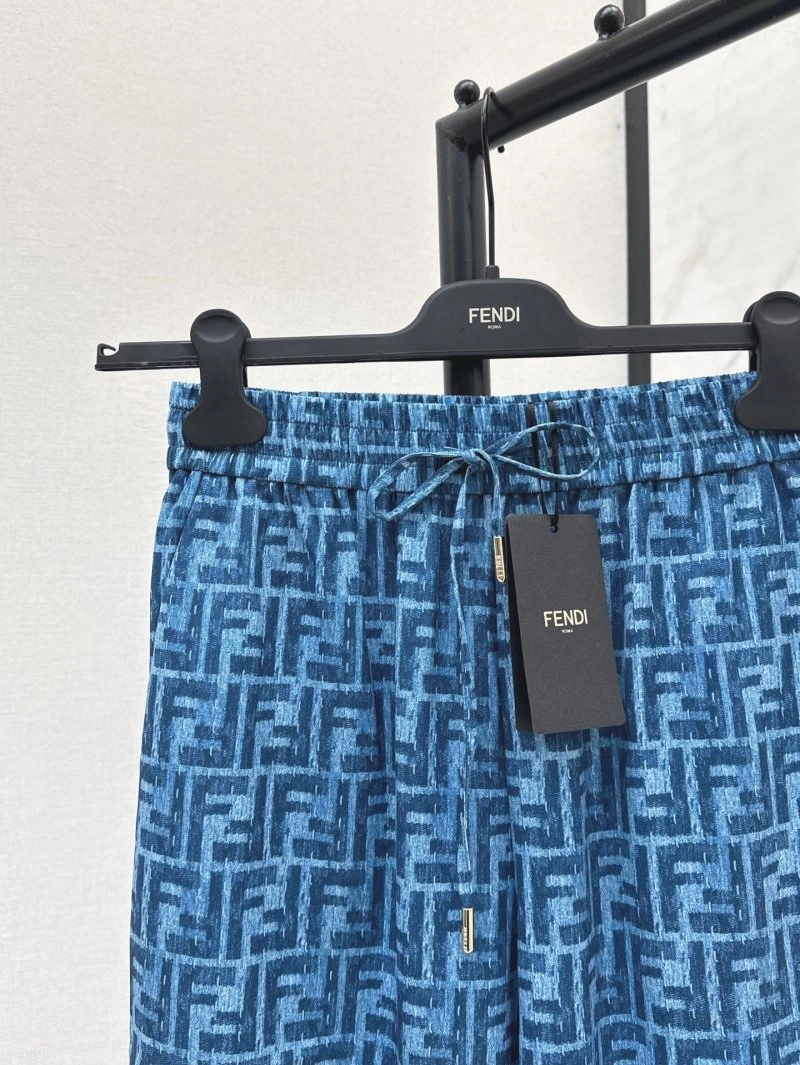 Trendsetting Fendi Jeans 120487