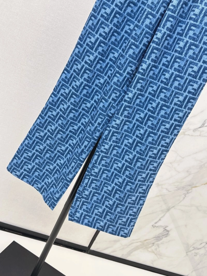 Trendsetting Fendi Jeans 120487