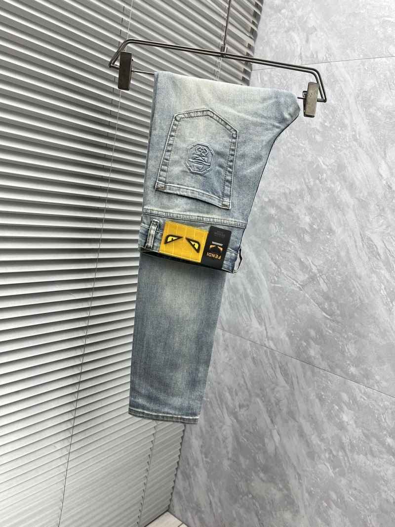 Trendsetting Fendi Jeans 122150