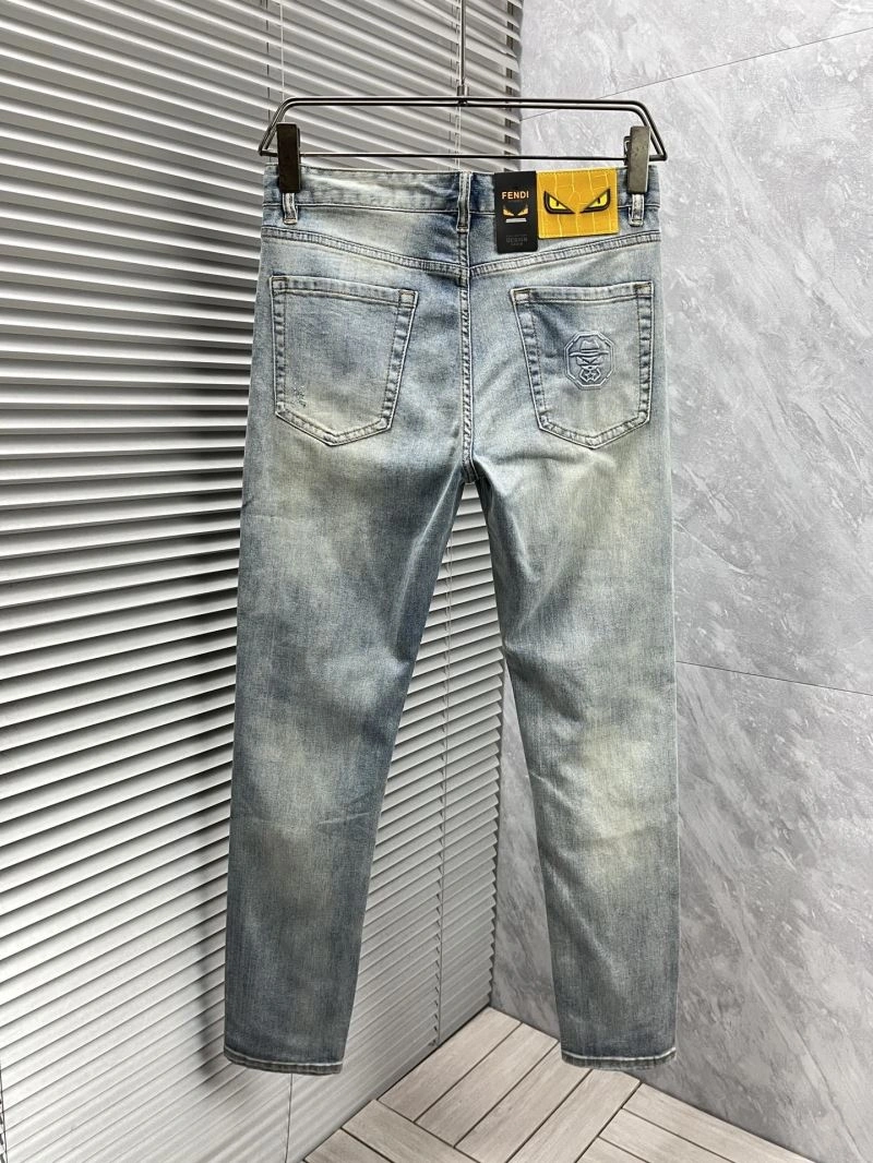Trendsetting Fendi Jeans 122150