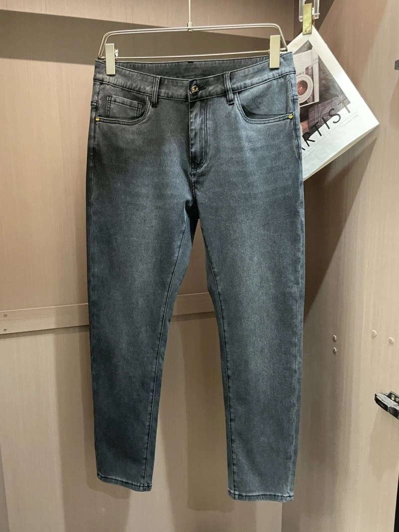 Versatile Fendi Jeans 122148