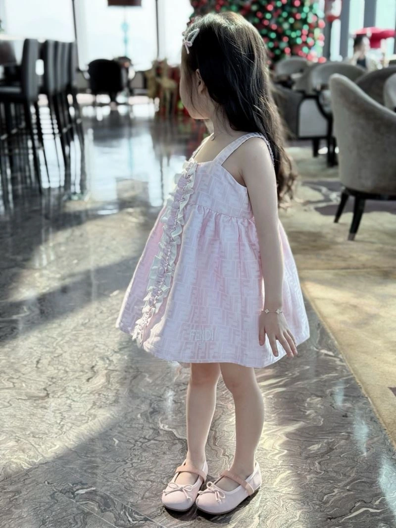 Fendi Kids Stylish 121064