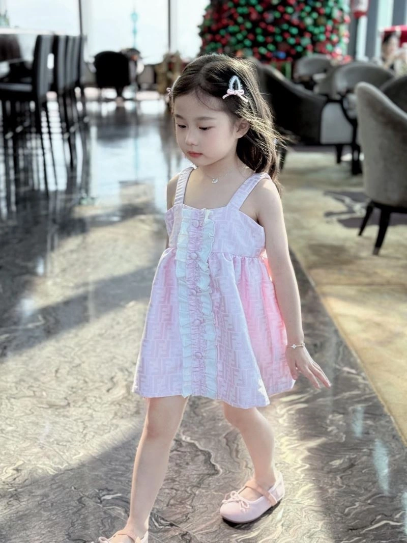 Fendi Kids Stylish 121064
