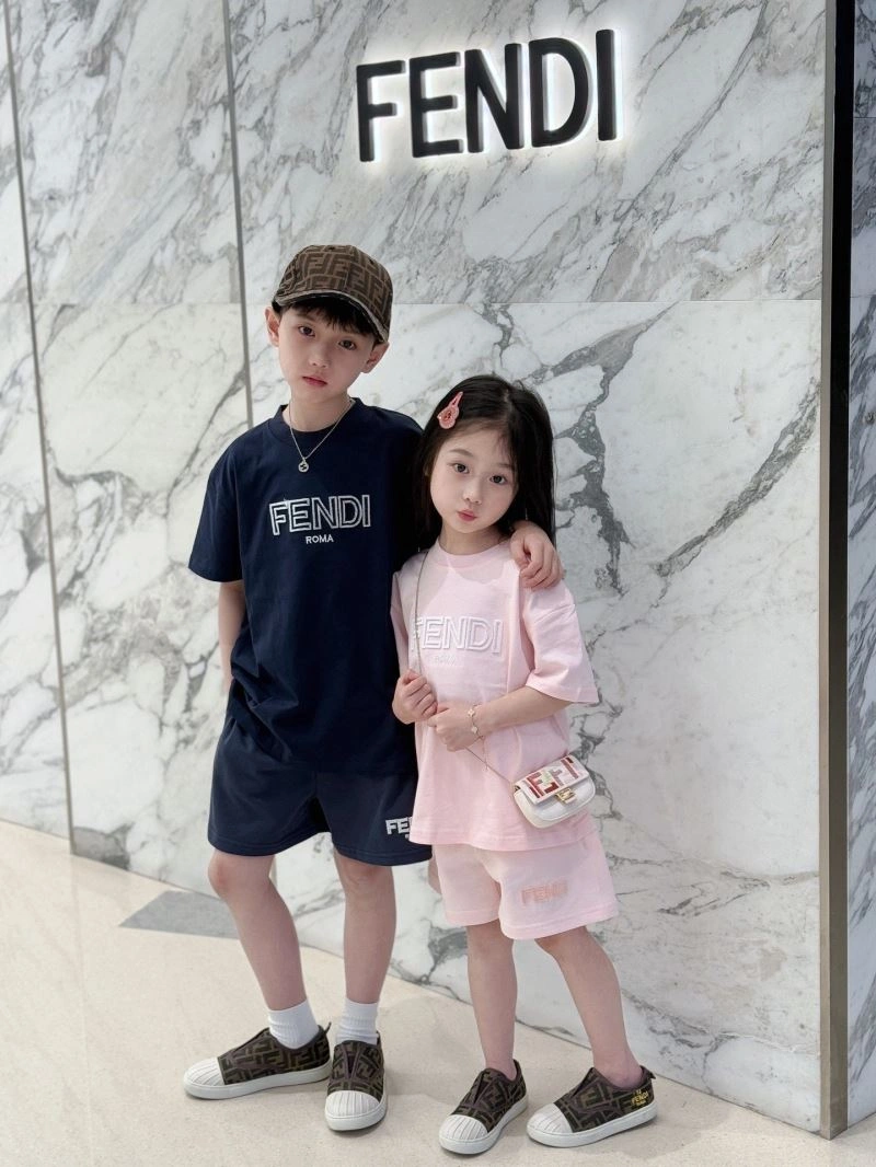 Sleek Fendi Kids 120966