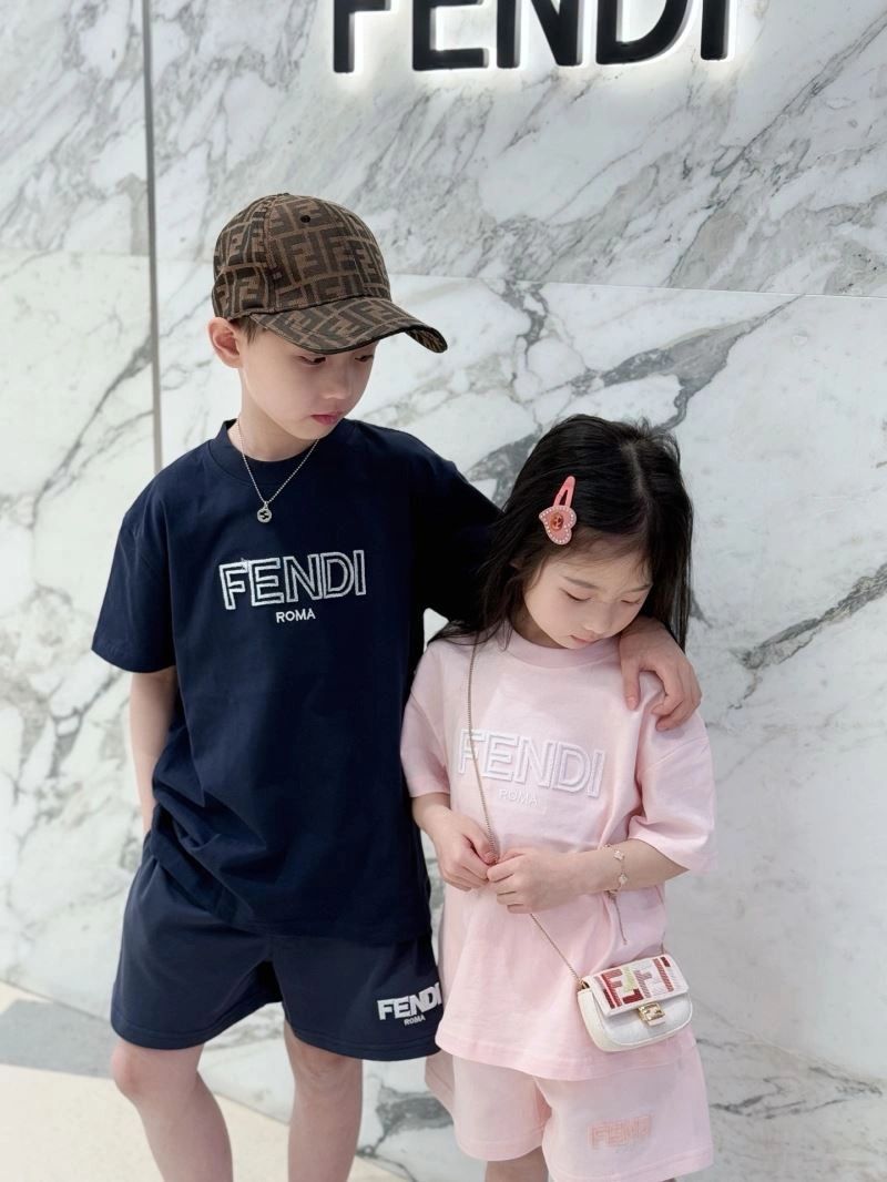 Sleek Fendi Kids 120966