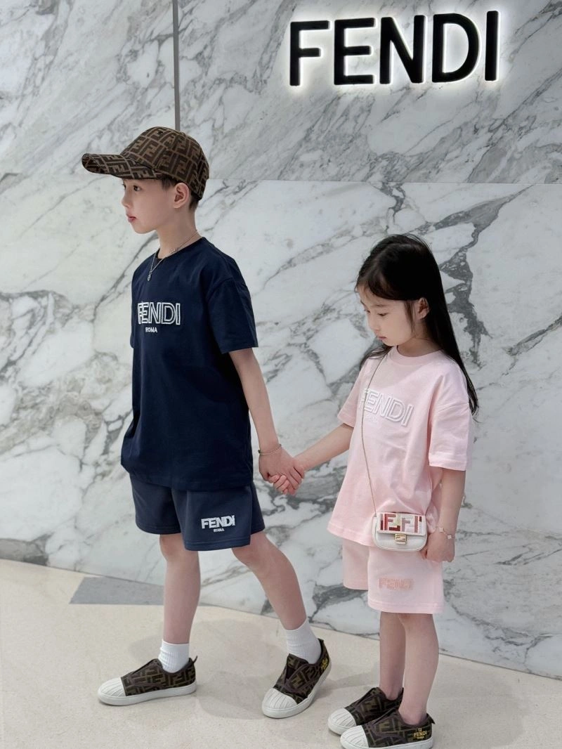 Sleek Fendi Kids 120966
