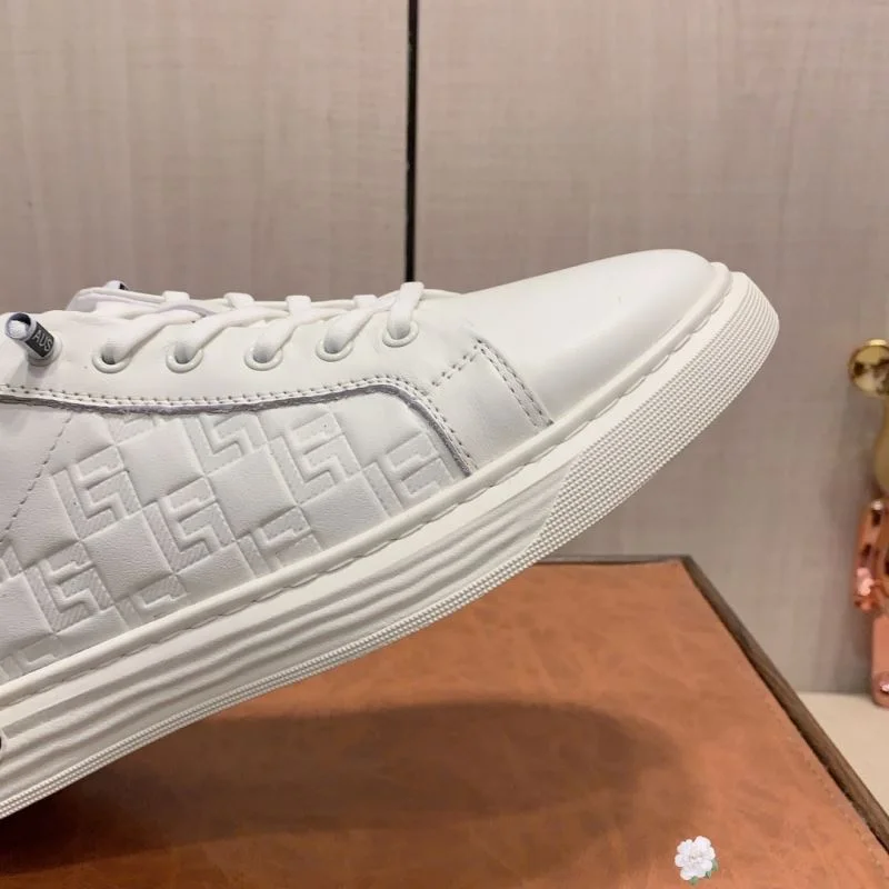 Resilient Fendi Low Shoes 23236