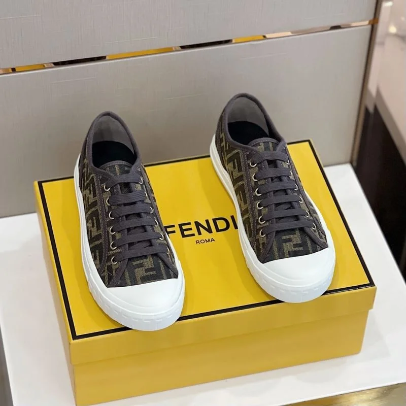 Versatile Fendi Low Shoes 23226