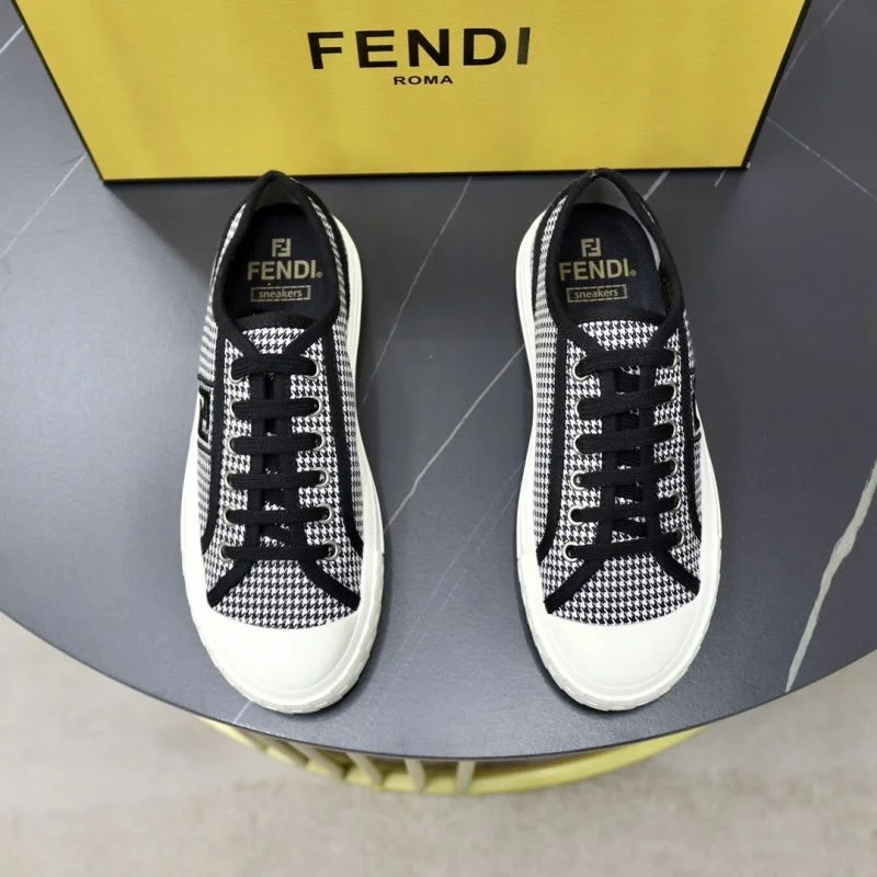 Fendi Low Shoes Flexible 23242