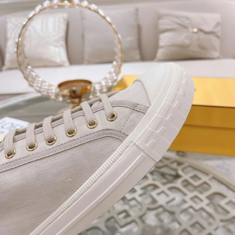 Fendi Low Shoes Sophisticated 23544